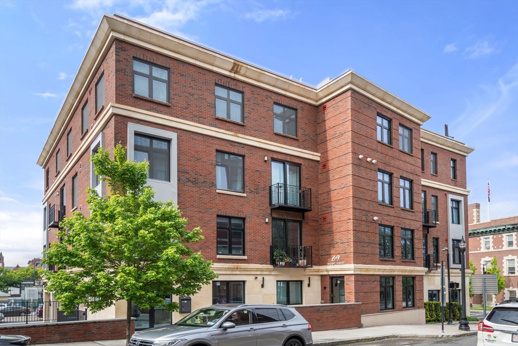 69 Walnut, Boylston Street