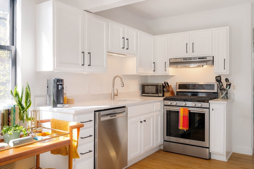 241 River St, Riverside