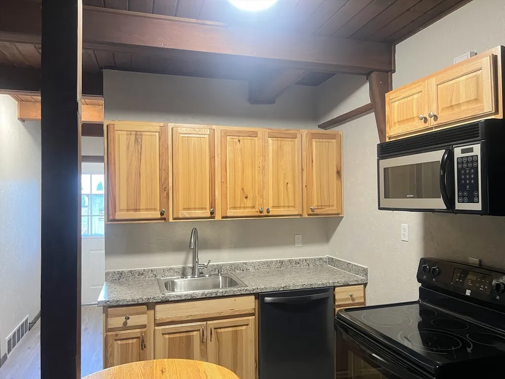 888 Salem St, Groveland