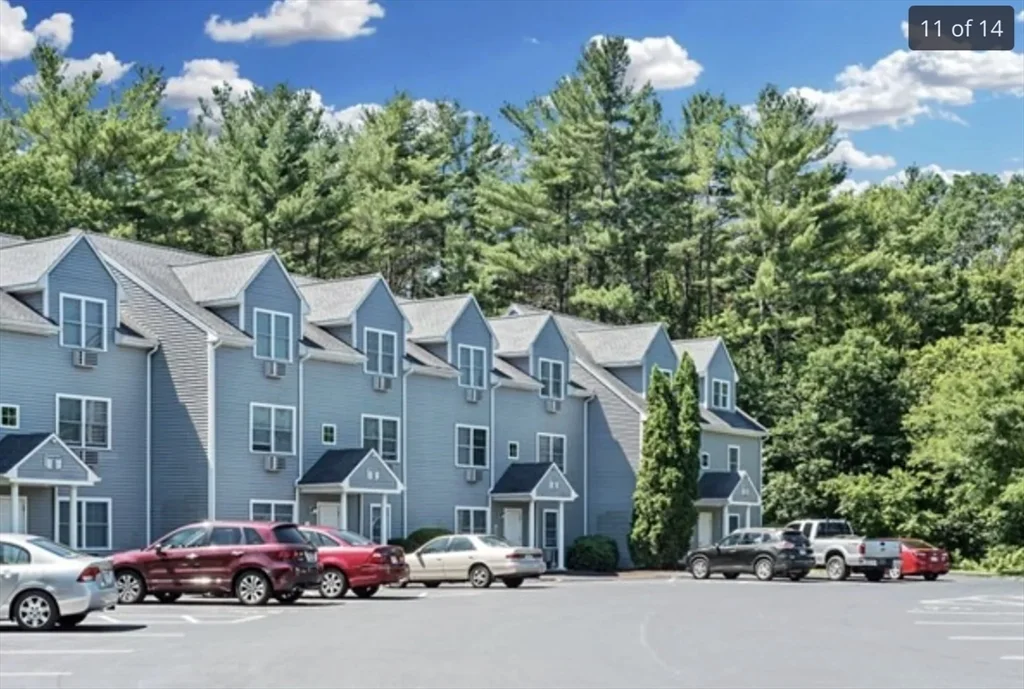 65 Frank's Ln, Hanover
