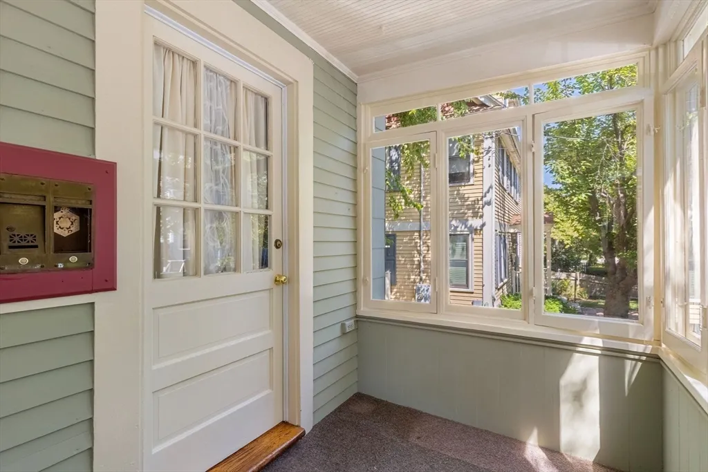 105 Fayerweather St, West Cambridge