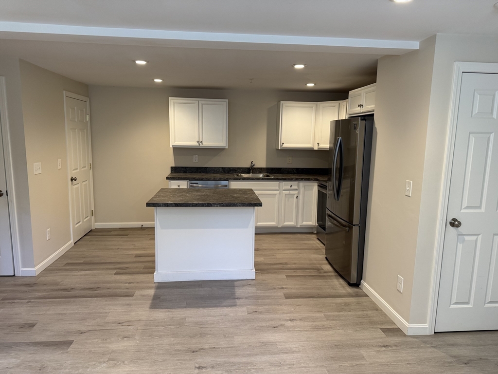 160 Summer St, Zip 01830