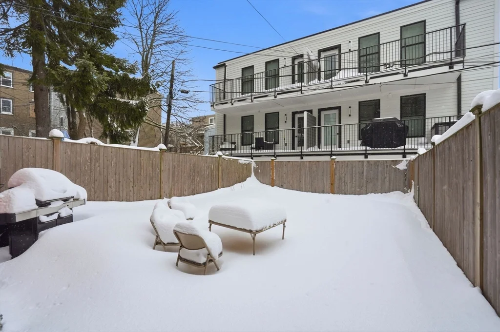 17 Gates, South Boston