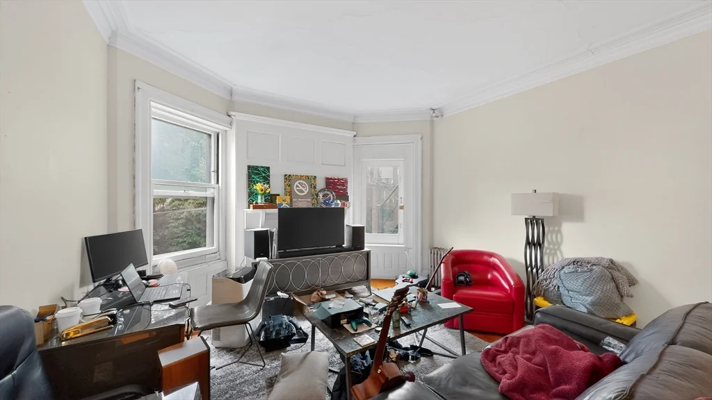 1069 Beacon St, Coolidge Corner