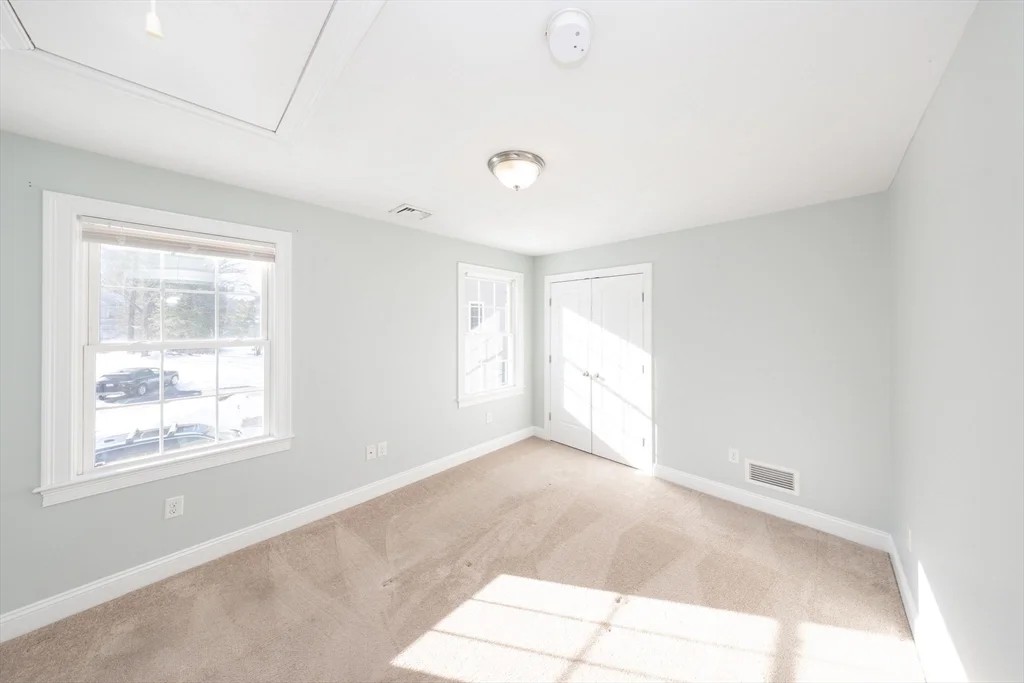 4 Cyrus Way, Northborough