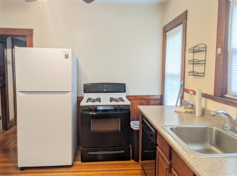 19 Leonard St, Tufts