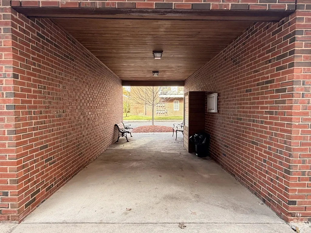 7 Conant Rd, Winchester