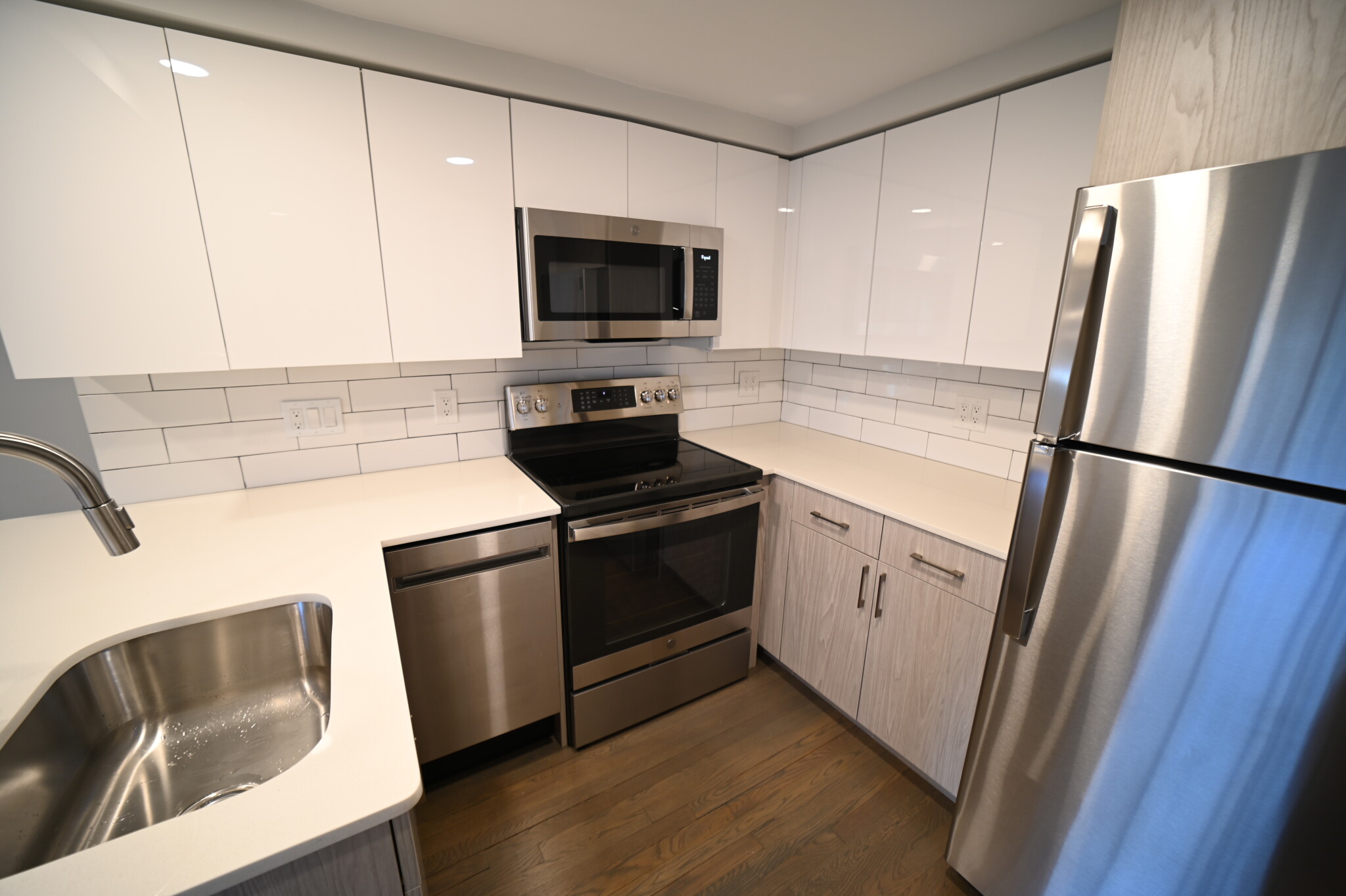 320 Hammond Pond Pkwy, Chestnut Hill