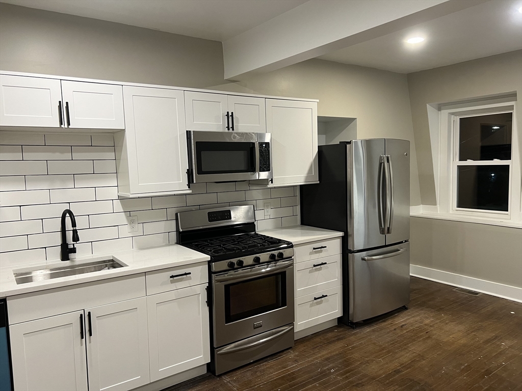 589 Haverhill St, Lawrence