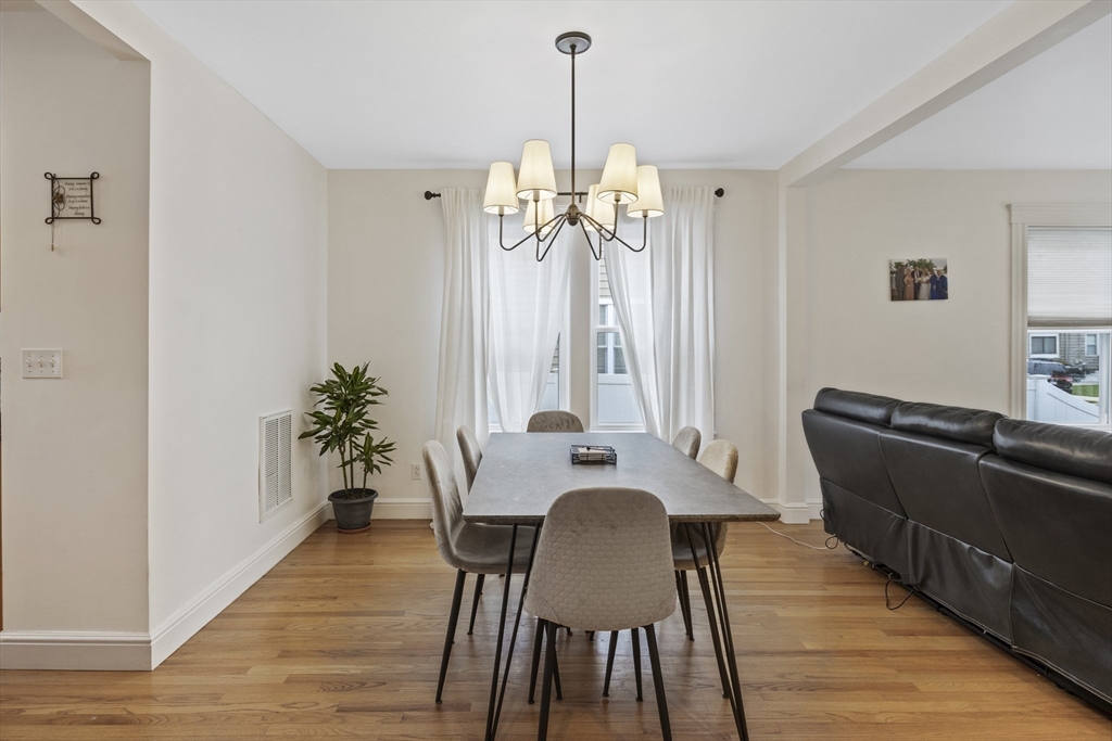 9-11 Clifford St, Hyde Park