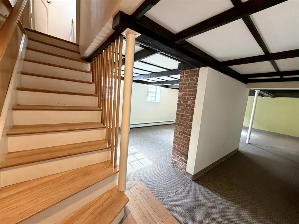 31 Oakley Rd, Watertown