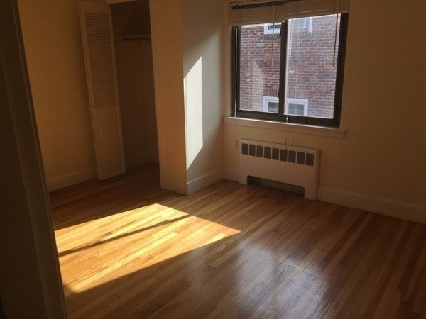 9 Reservoir Rd, Brookline