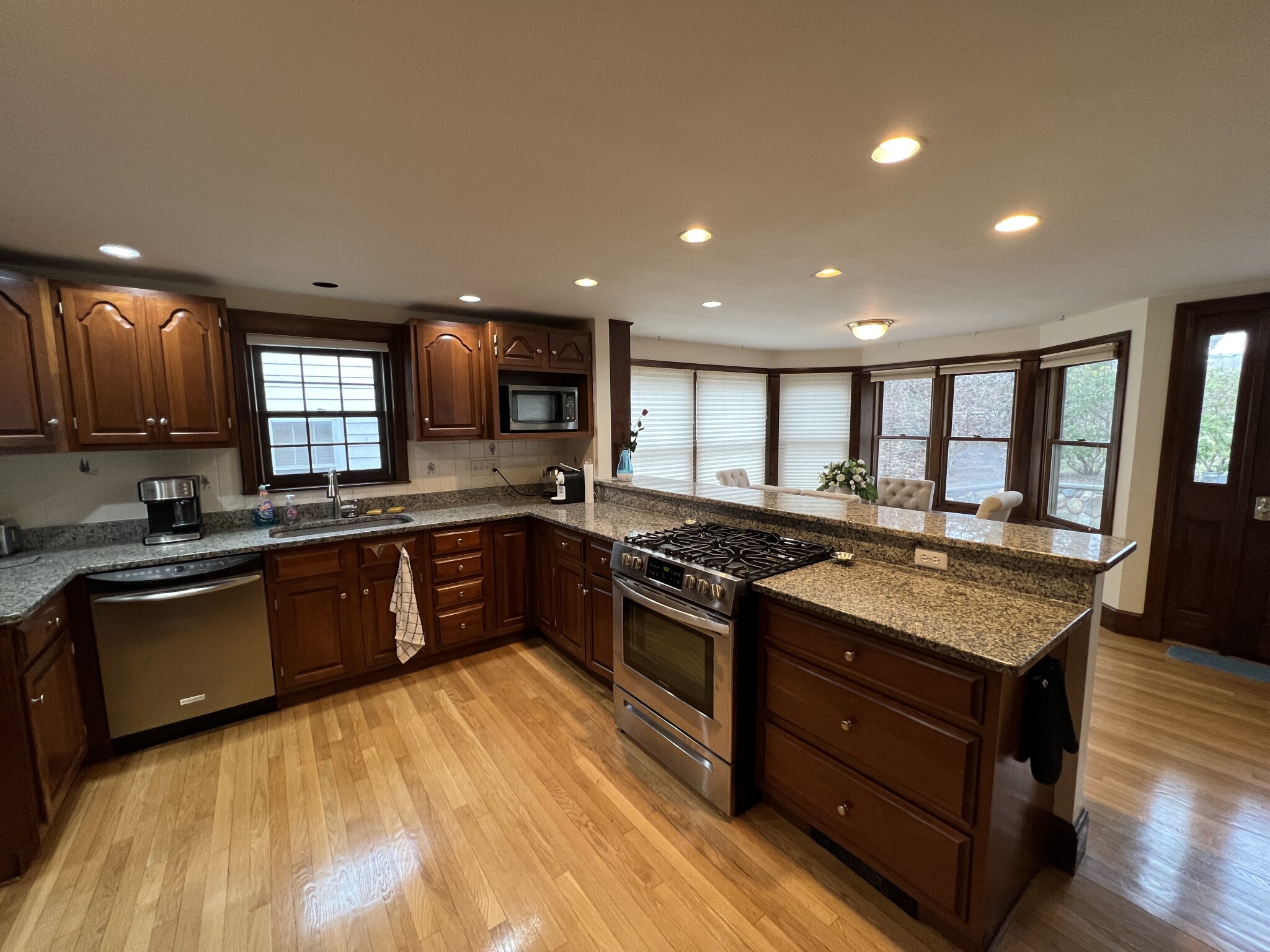 33 Clearwater Rd, Chestnut Hill