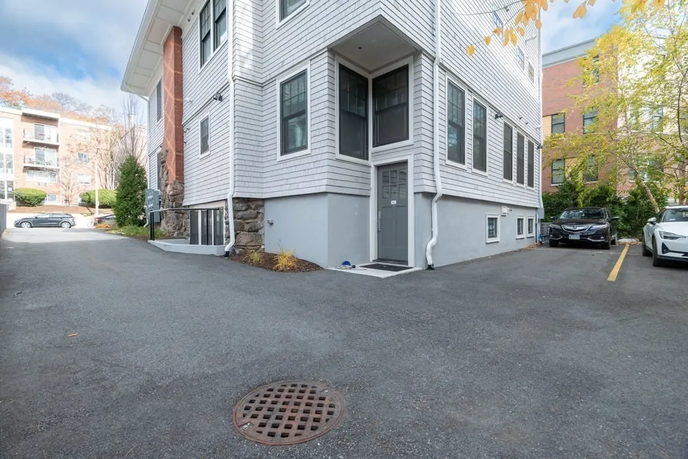 38 Englewood Ave, Brighton