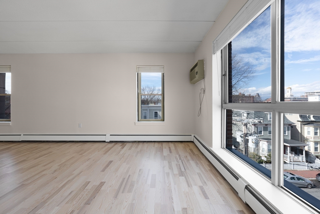 16 Trowbridge St, Mid-Cambridge