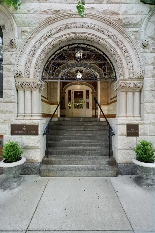 4 Charlesgate E, Back Bay