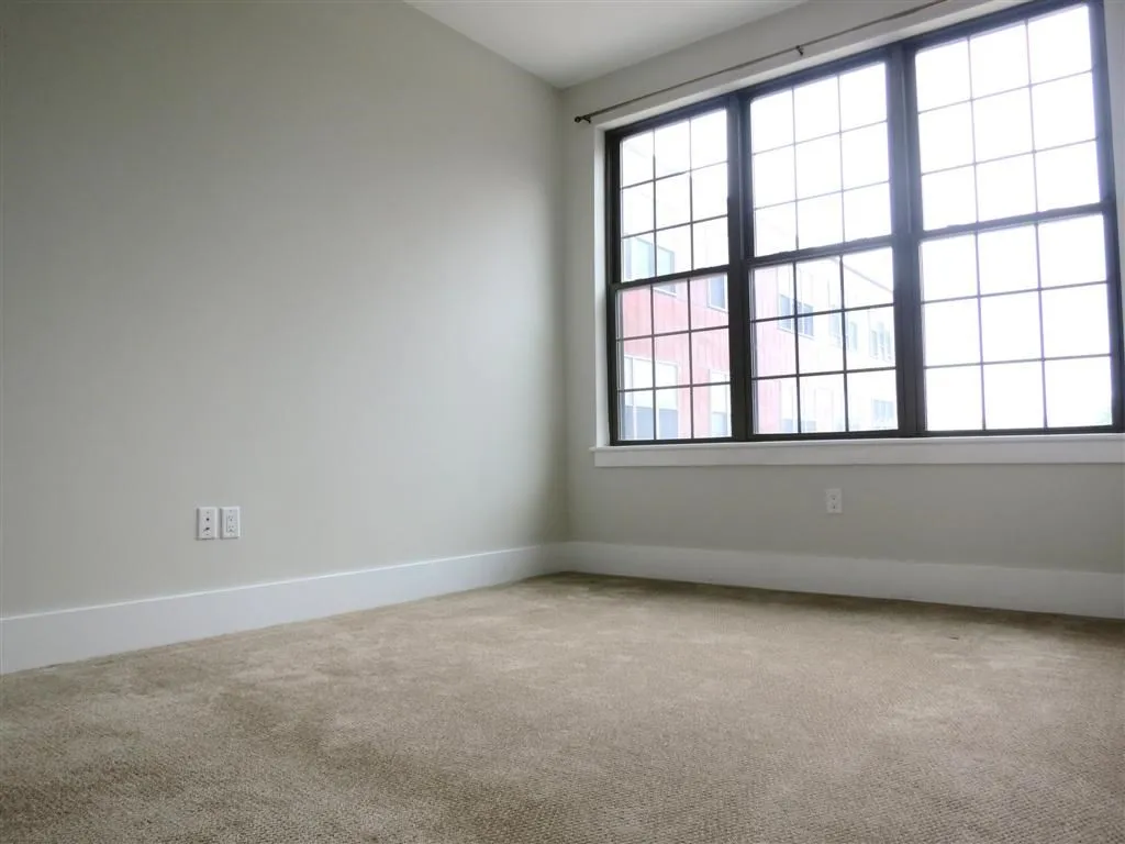 154 West 2nd St, South Boston