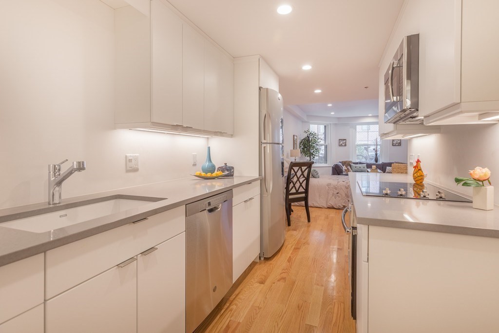 61 Commonwealth Ave, Back Bay