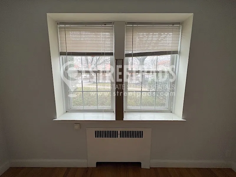 1157 Beacon St, Longwood