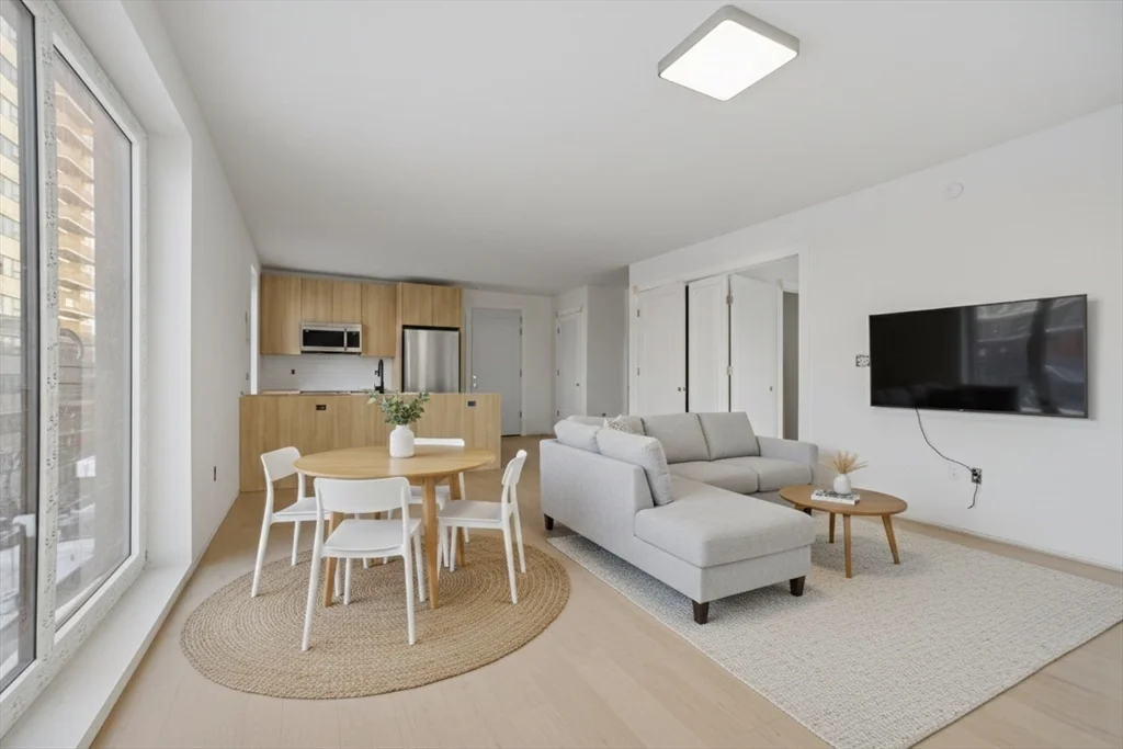 1035 Commonwealth Ave, Allston