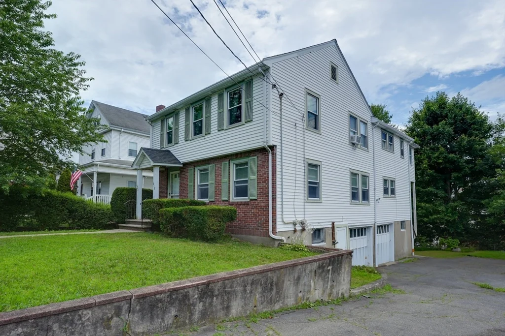 618 Main St, Watertown