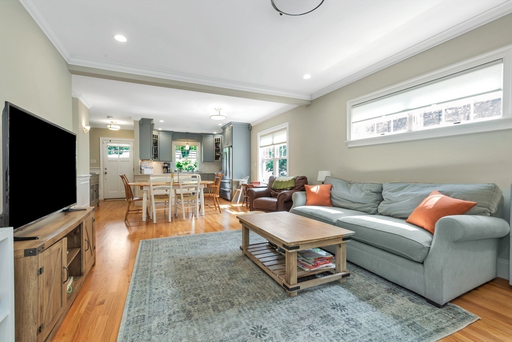 68 Woburn St, Lexington