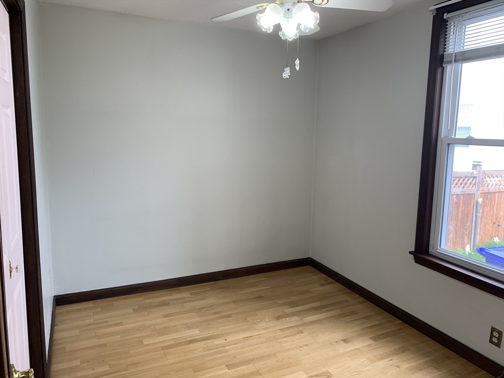 686 East 7th St, South Boston