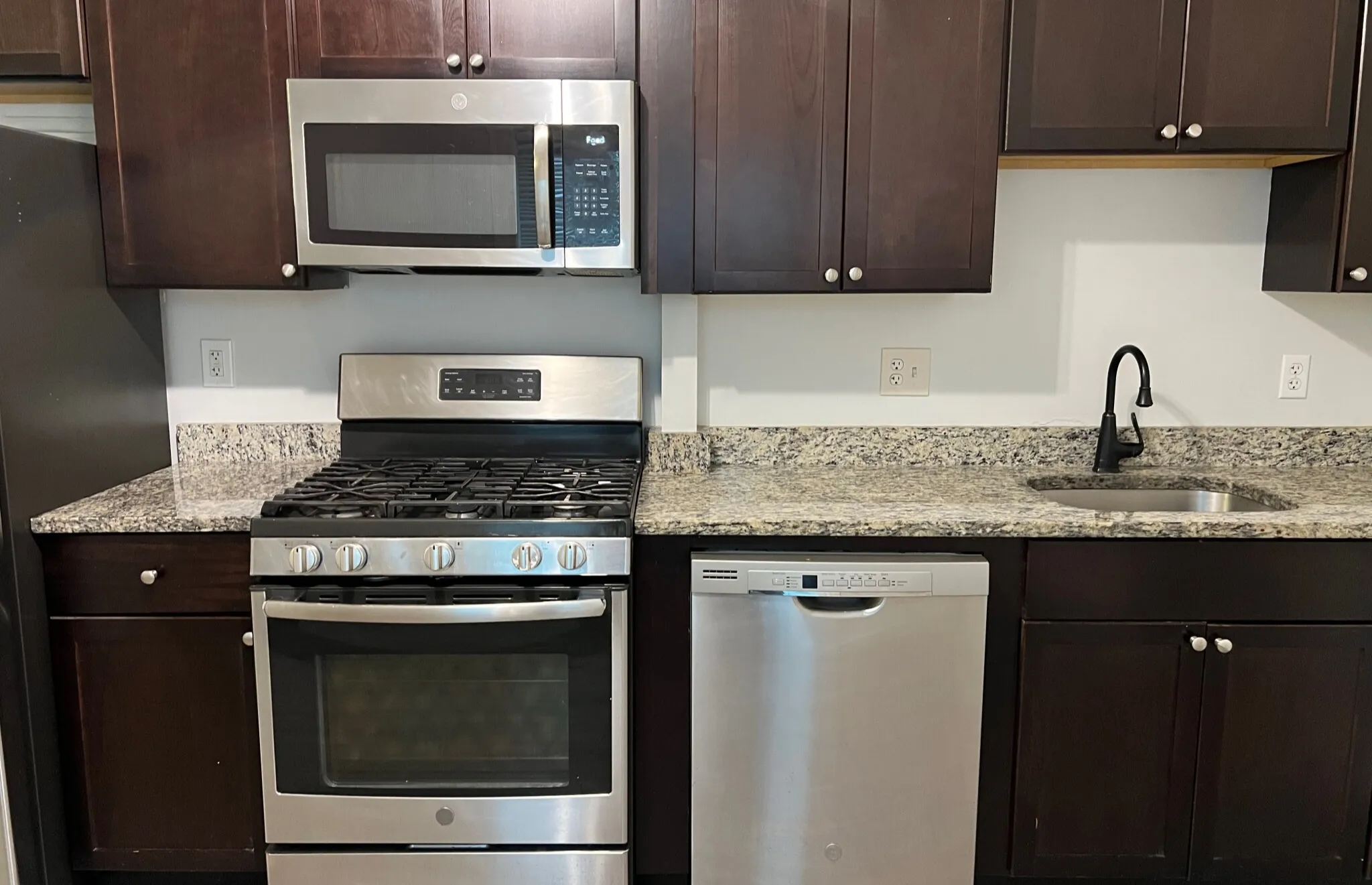 1 Frederick Ave, South Medford