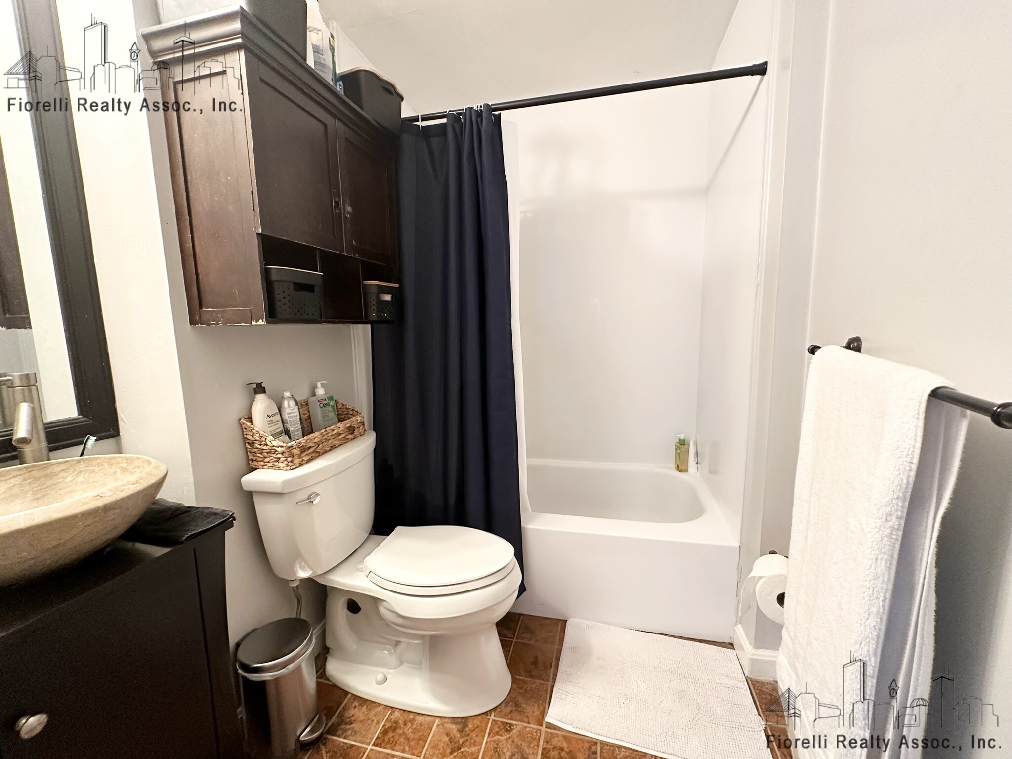 414 Commercial St, North End