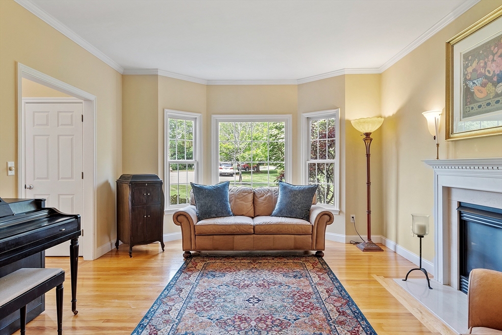 22 Periwinkle Way, North Andover