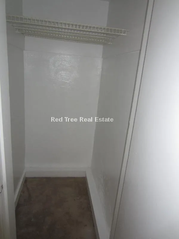 17 Green St, North Brookline