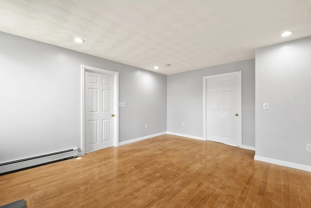 515 Winthrop St, Rehoboth