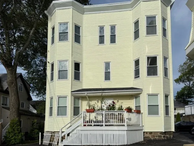 15 Adams St, Watertown