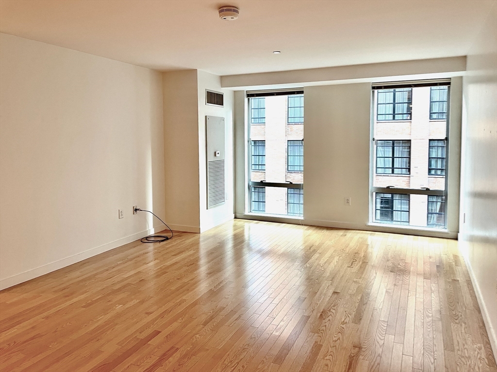 80 Broad St, Downtown