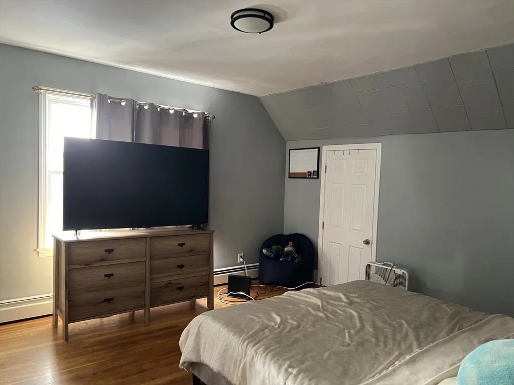 7 Beacon St, Attleboro