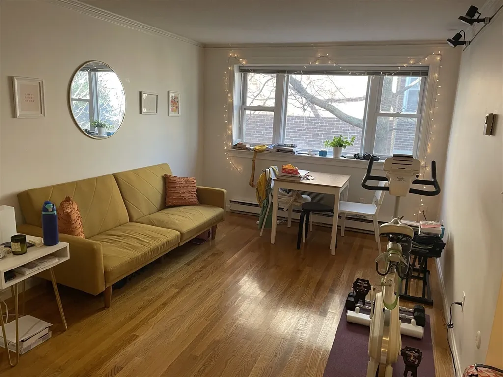 1691 Cambridge St, Mid-Cambridge