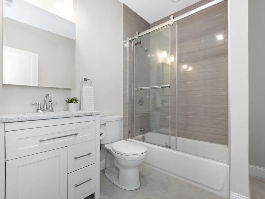 5 Naviens Ln, Bleachery