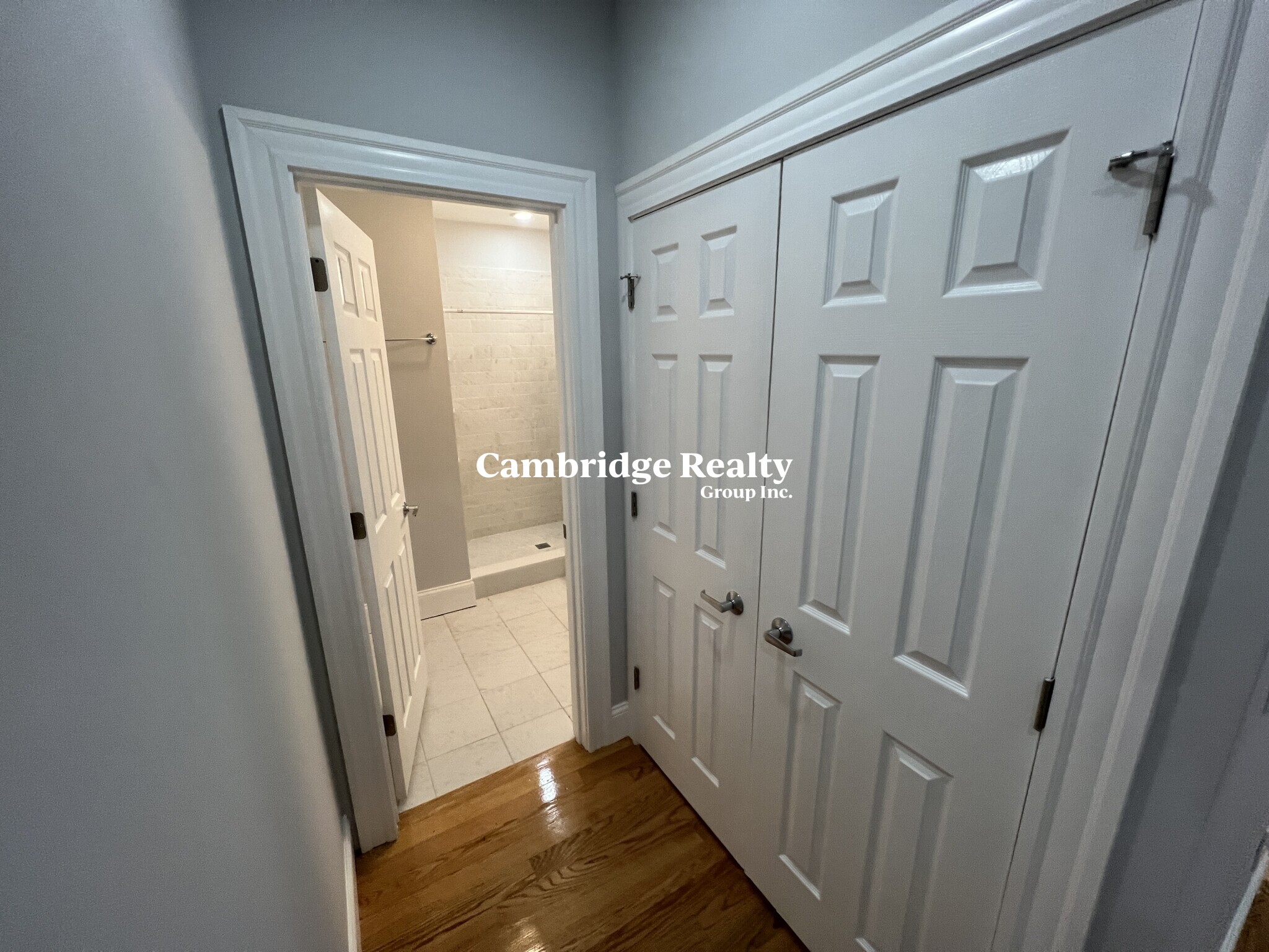 372 Oxford St, Ward Two