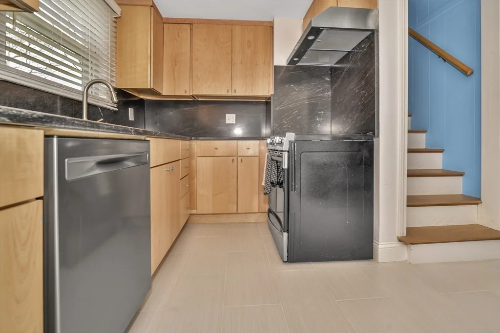 38 Grassmere Rd, Hyde Park