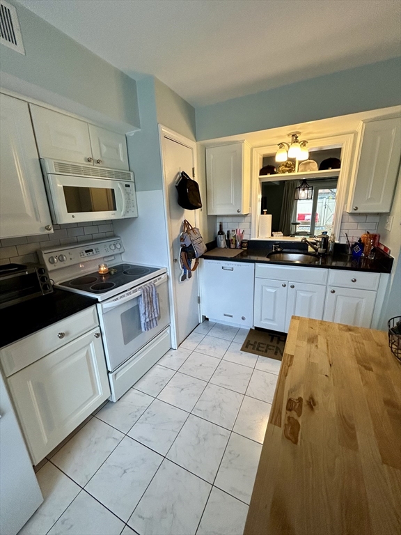 1603 Windsor Dr, Framingham