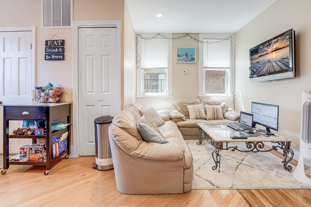 149 Endicott, North End