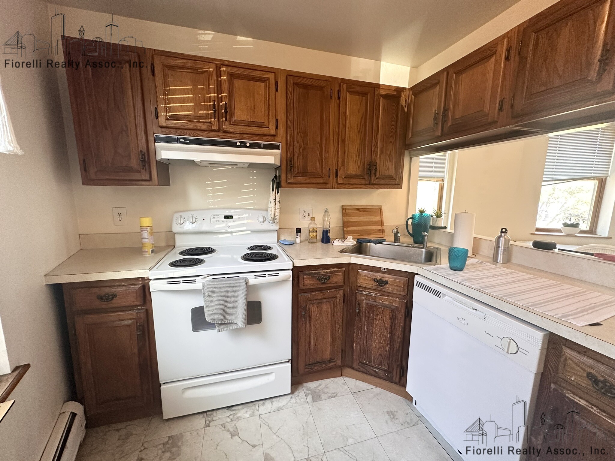 556 Commercial St, North End