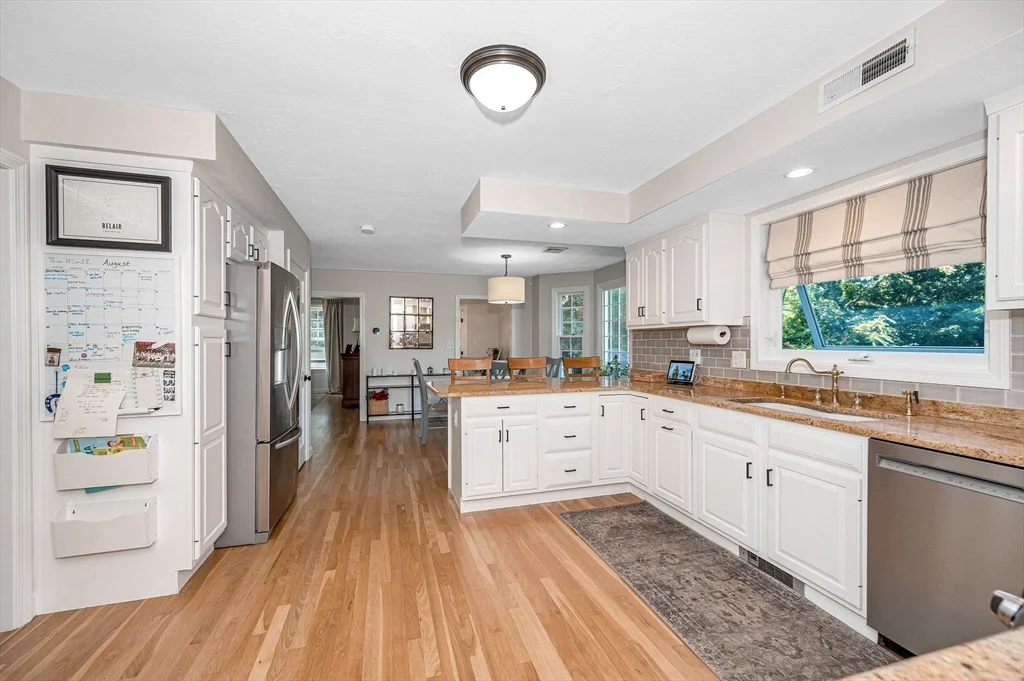 4 Nashoba Dr, Chelmsford
