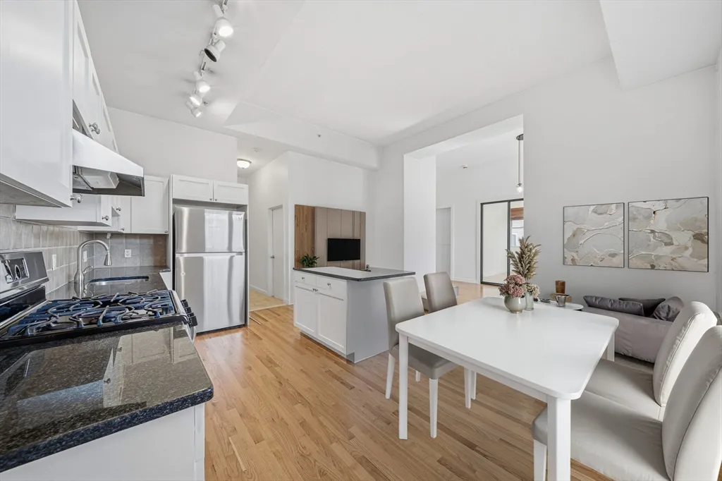 156 Chelsea St, East Boston