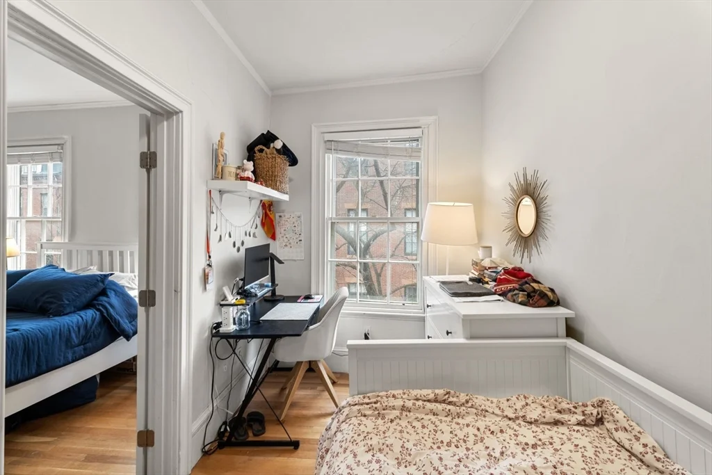 62 West Cedar St, Beacon Hill