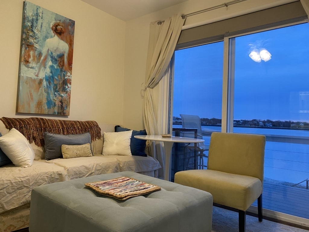 31 Hampton Cir, Hampton Hill