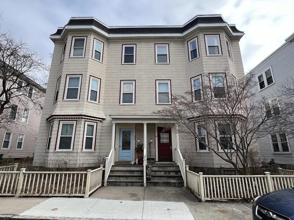 38 Goldsmith St, Jamaica Plain
