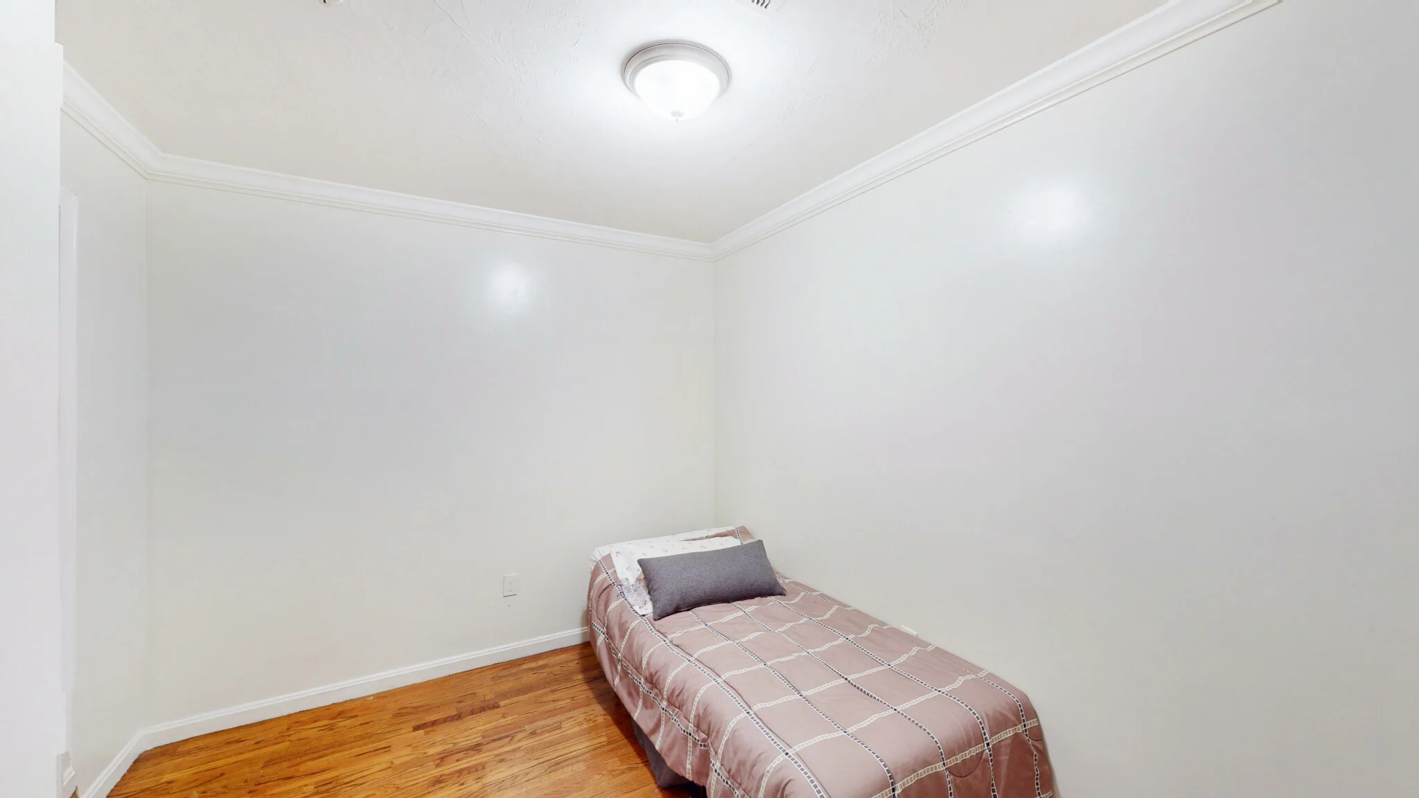 712 Shawmut Ave, South End