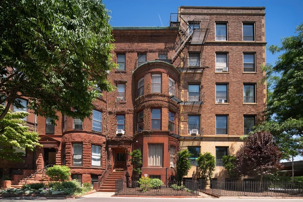 7 Bay State Rd, Fenway