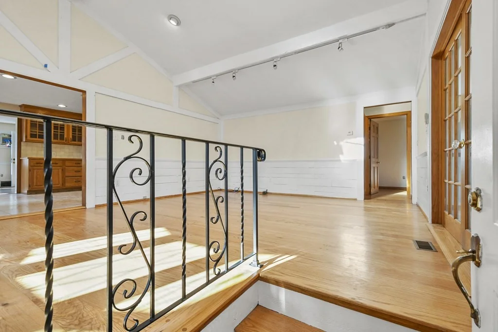 72 Cambridge Rd, Woburn